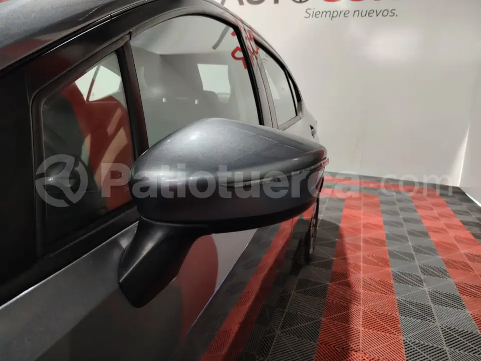 Foto 5 de Nissan Versa
