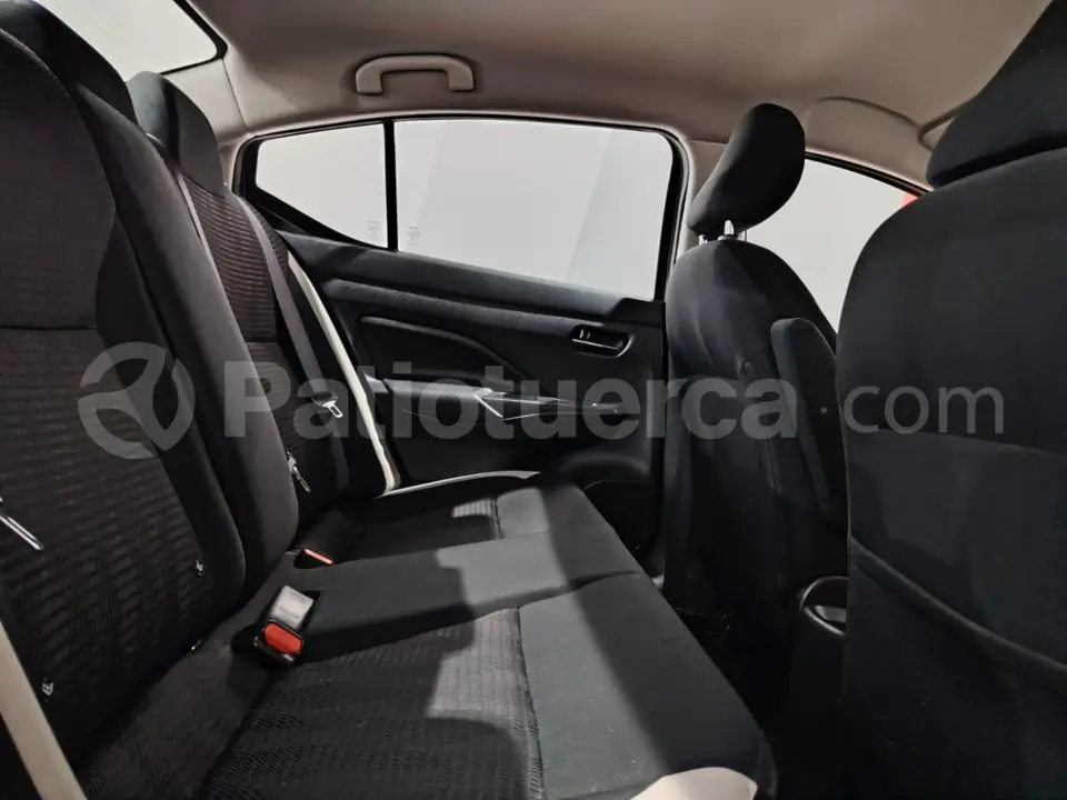Foto 22 de Nissan Versa
