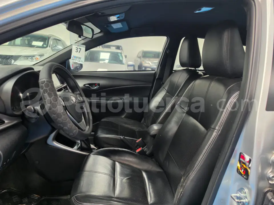 Foto 8 de Toyota Yaris HB