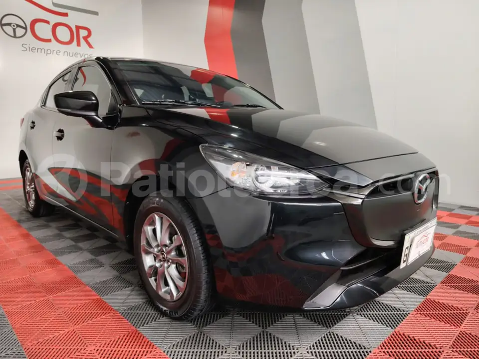 Foto 1 de Mazda 2 SDN CORE
