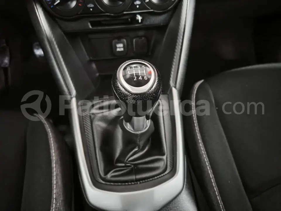 Foto 7 de Mazda 2 SDN CORE