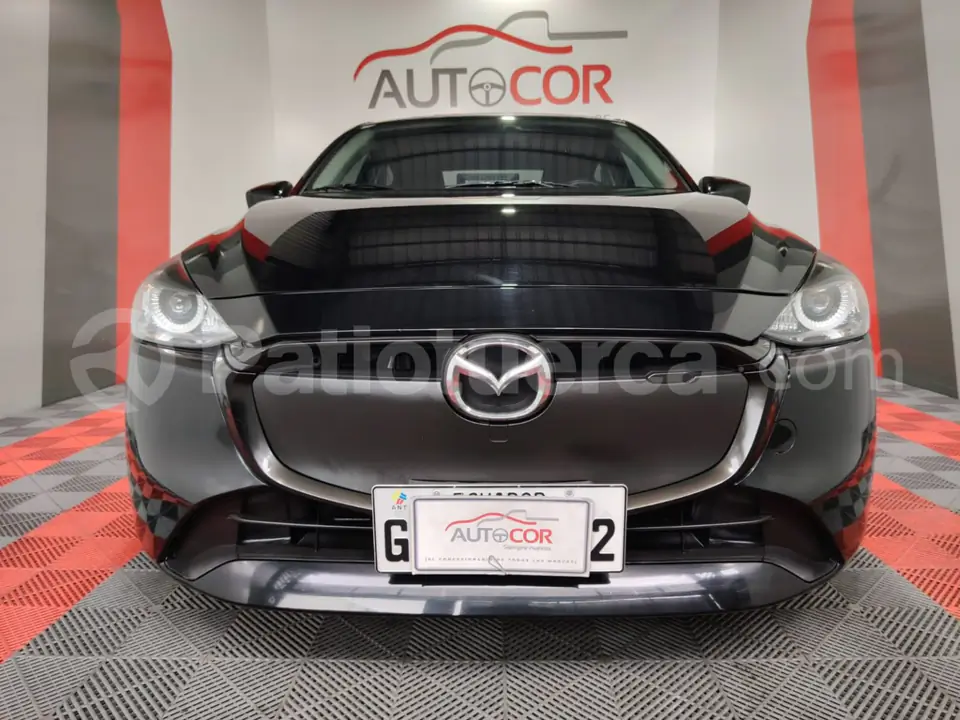 Foto 20 de Mazda 2 SDN CORE
