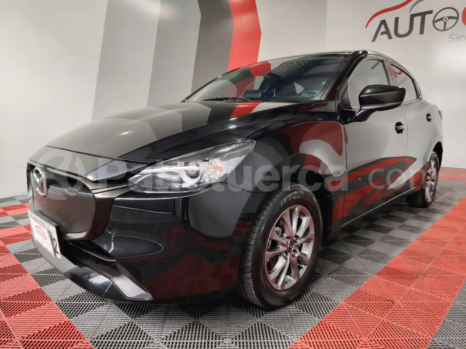 Foto 6 de Mazda 2 SDN CORE