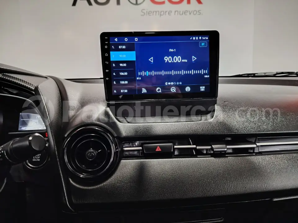 Foto 21 de Mazda 2 SDN CORE