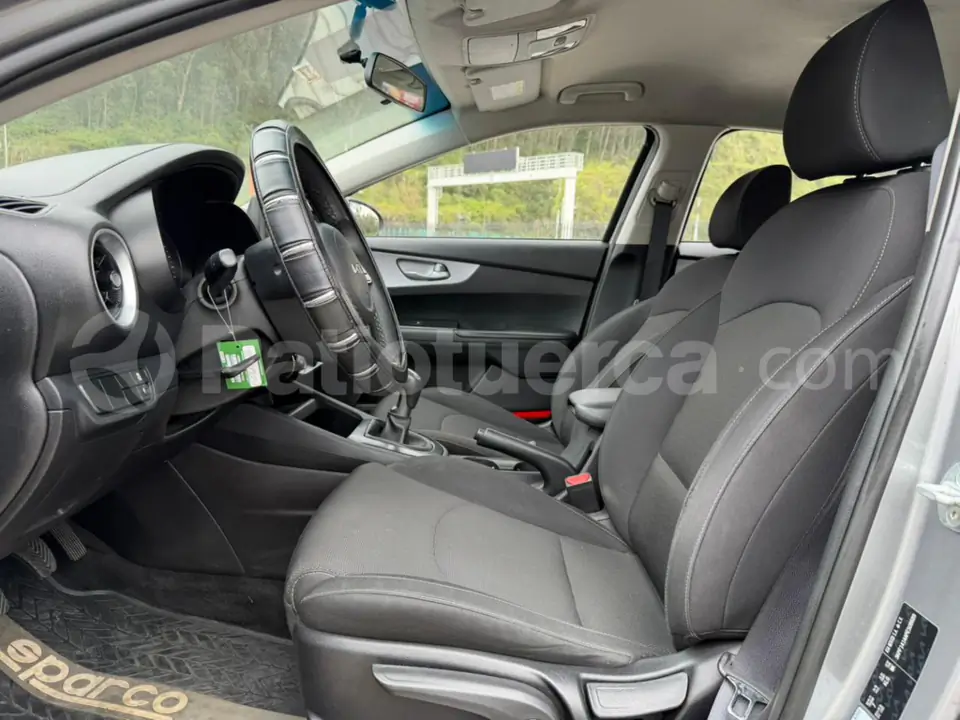 Foto 10 de Kia Cerato