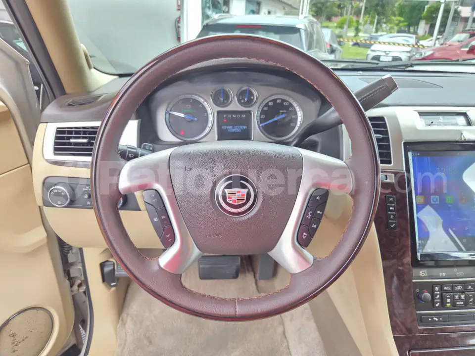 Foto 2 de Cadillac Escalade Hibrido