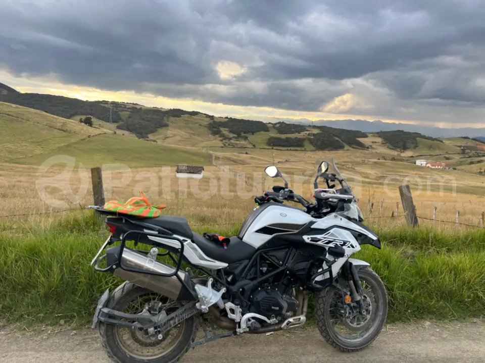 Foto 1 de Benelli TRK 502