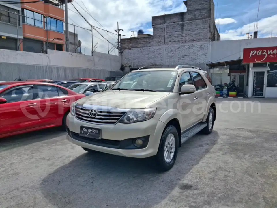 Foto 1 de Toyota Fortuner