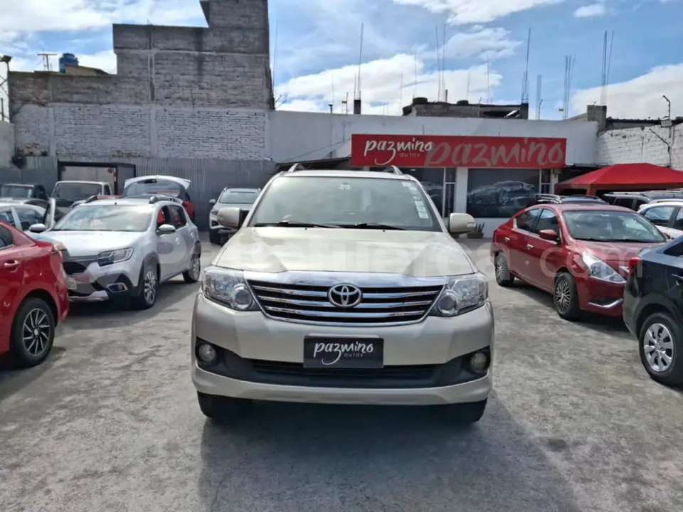 Foto 2 de Toyota Fortuner