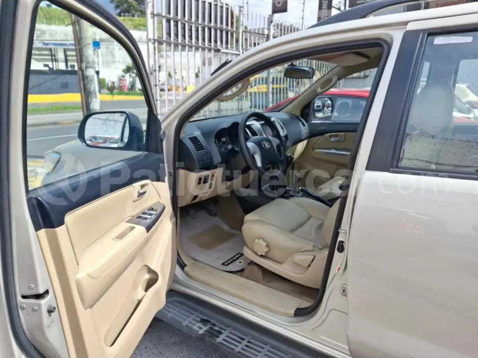 Foto 10 de Toyota Fortuner