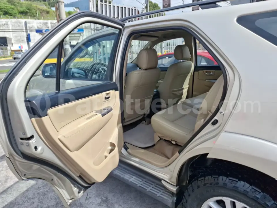 Foto 13 de Toyota Fortuner