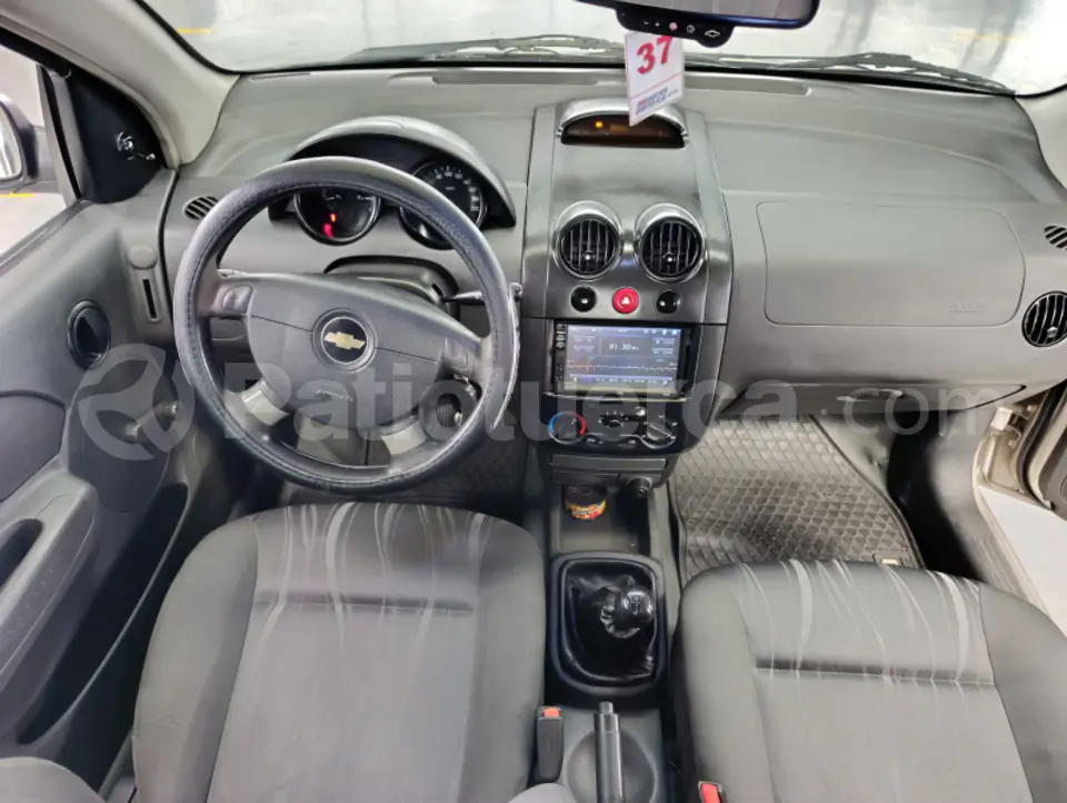 Foto 8 de Chevrolet Aveo Family