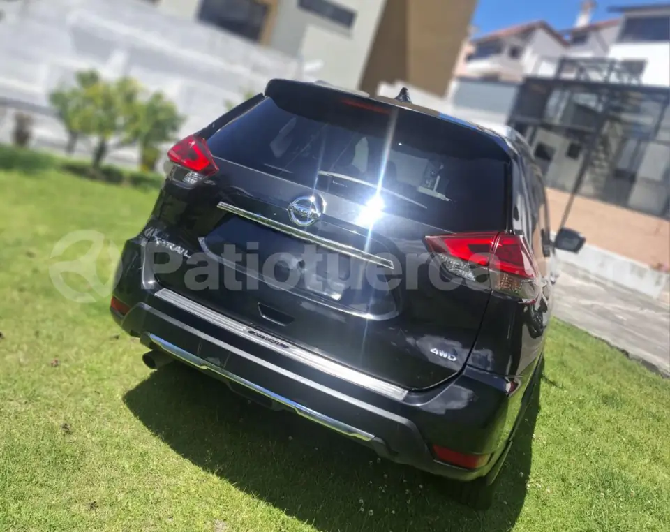 Foto 2 de Nissan XTRAIL EXCLUSIVE