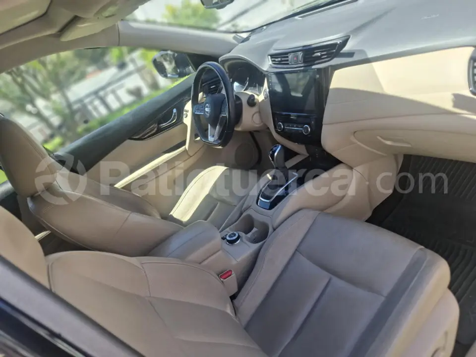 Foto 3 de Nissan XTRAIL EXCLUSIVE