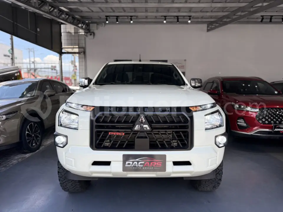 Foto 1 de Mitsubishi Triton GLX