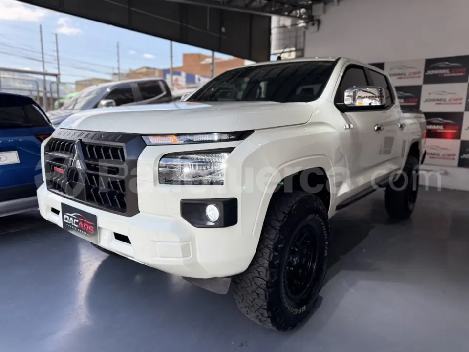 Foto 4 de Mitsubishi Triton GLX