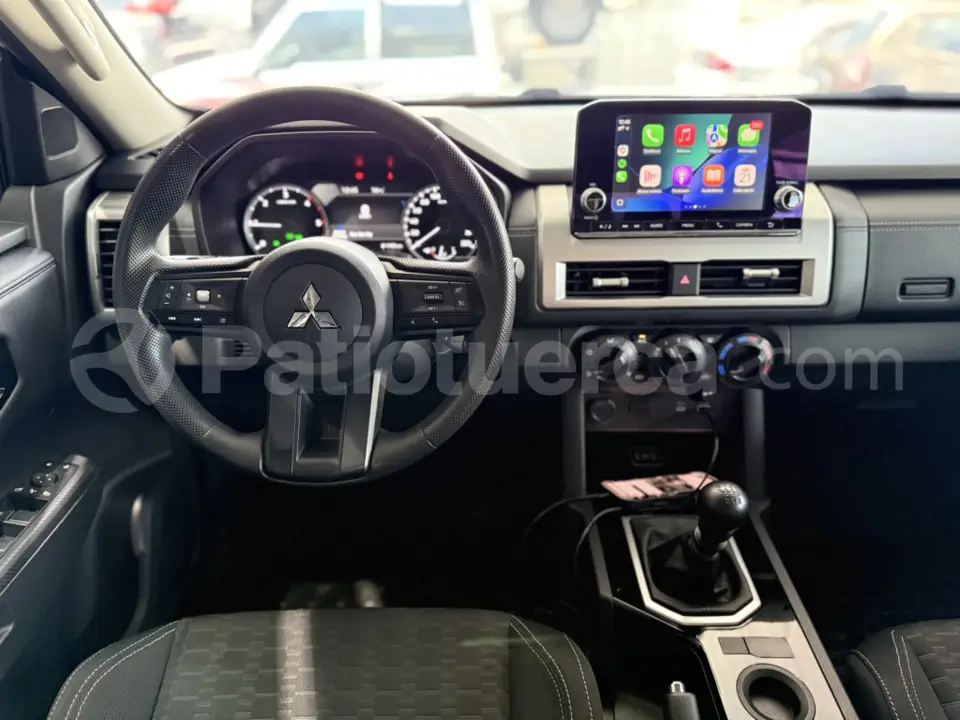 Foto 14 de Mitsubishi Triton GLX