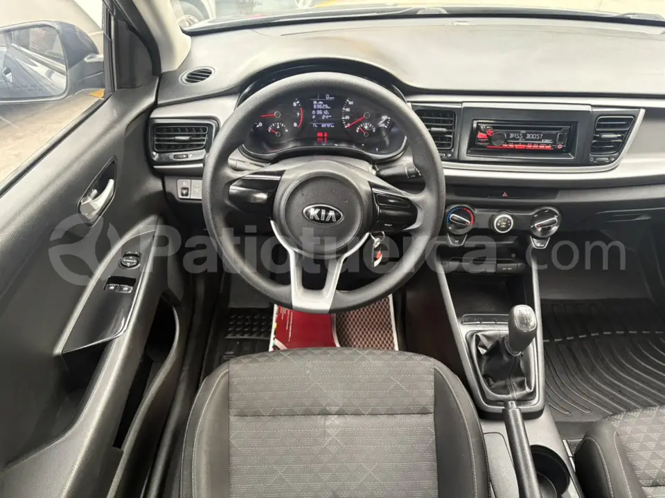 Foto 4 de Kia Rio LX AC