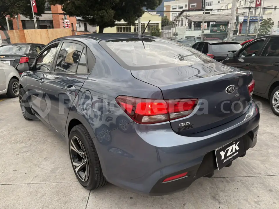 Foto 10 de Kia Rio LX AC