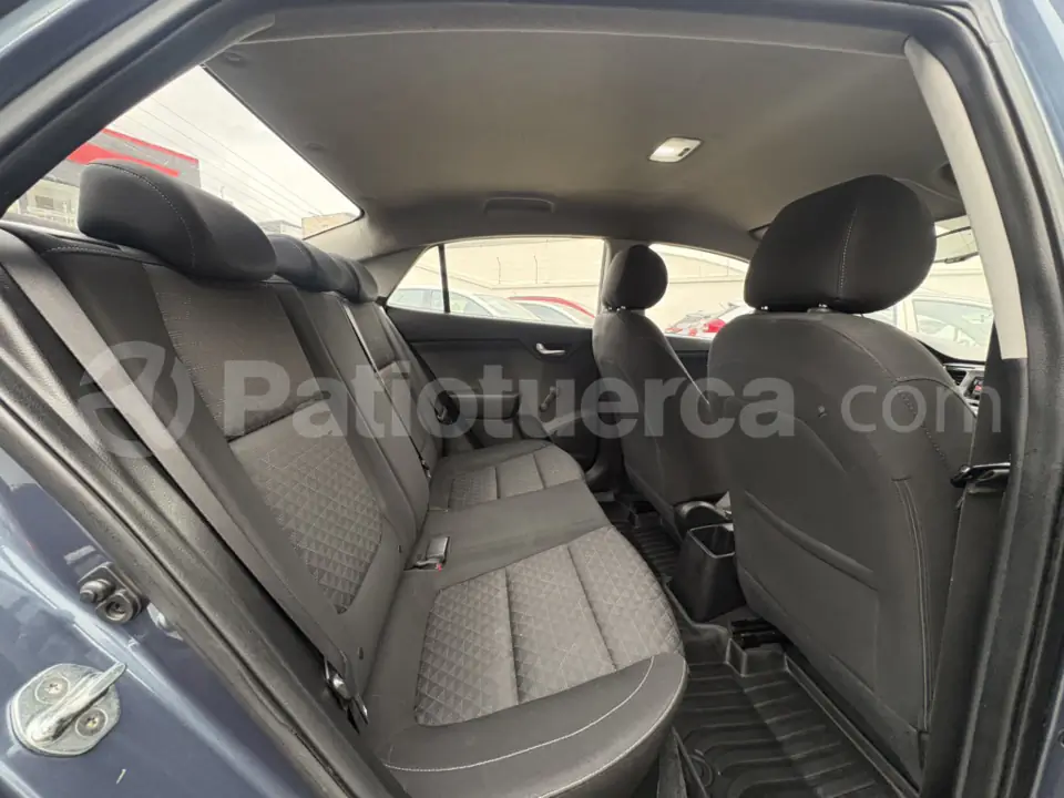 Foto 11 de Kia Rio LX AC