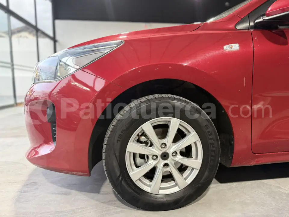 Foto 5 de Kia RIO LX