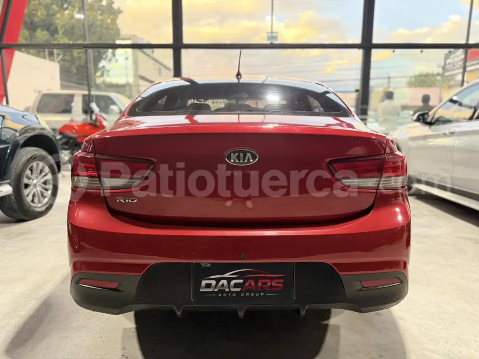Foto 7 de Kia RIO LX