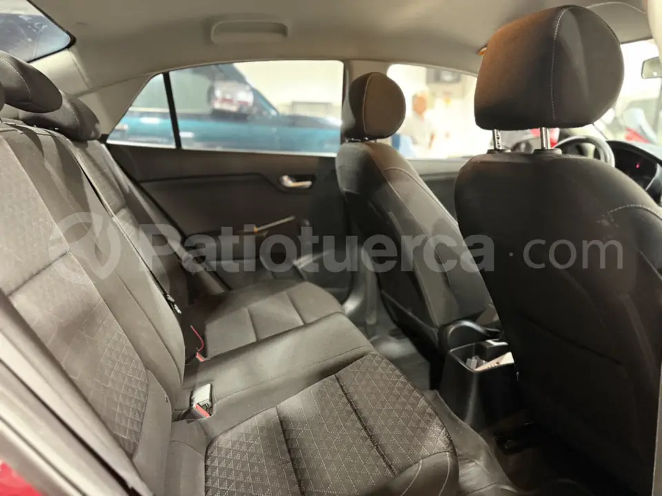 Foto 9 de Kia RIO LX