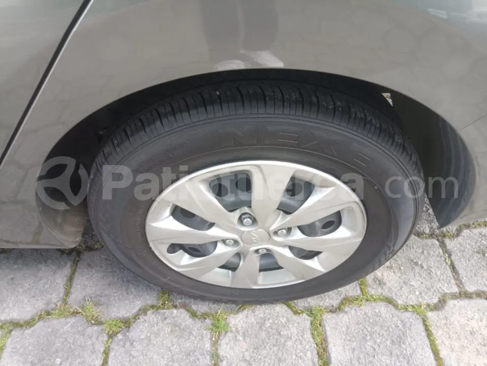 Foto 15 de Kia Soluto