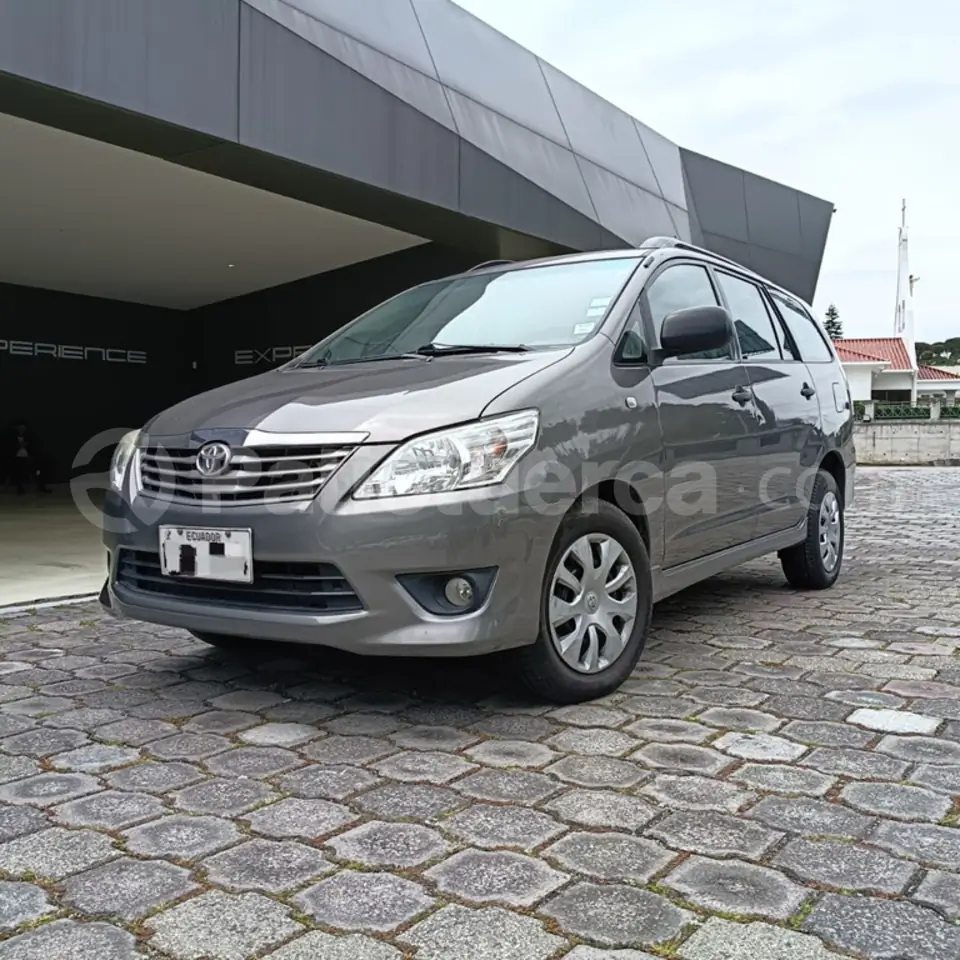 Foto 2 de Toyota Innova