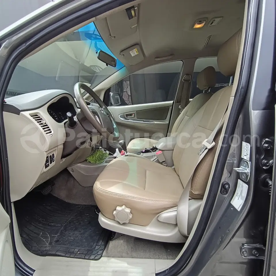 Foto 9 de Toyota Innova
