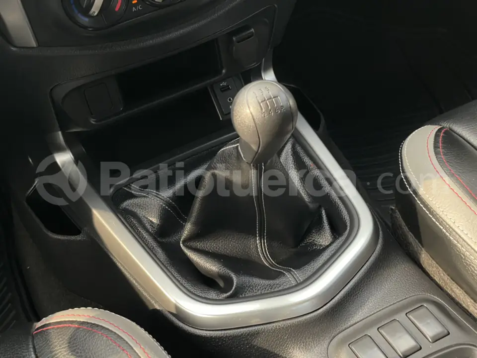 Foto 19 de Nissan FRONTIER S