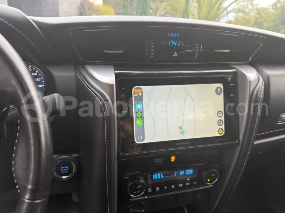 Foto 5 de Toyota Fortuner 4.0