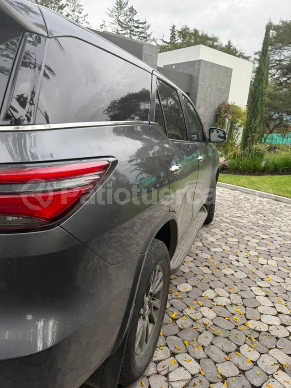 Foto 2 de Toyota Fortuner 4.0