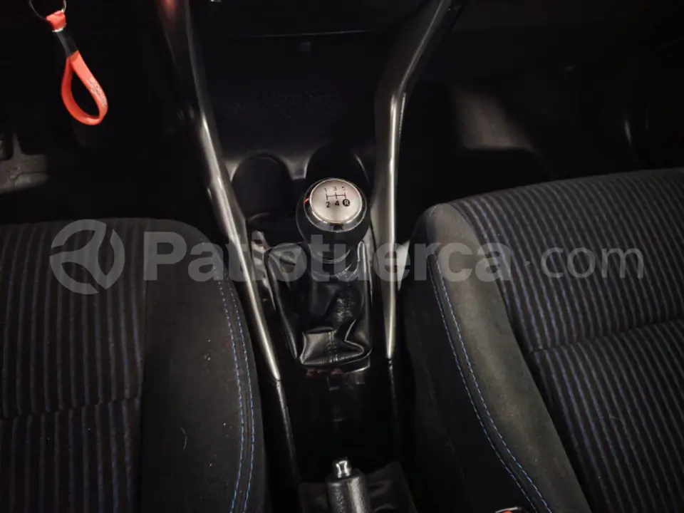 Foto 13 de Toyota Yaris HB