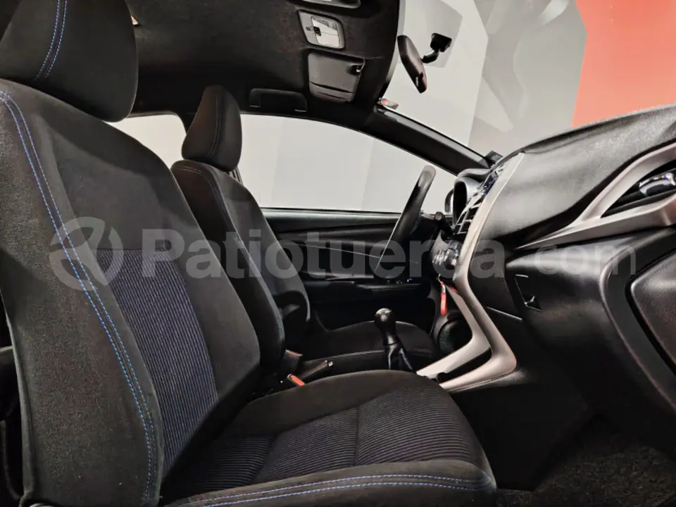 Foto 17 de Toyota Yaris HB