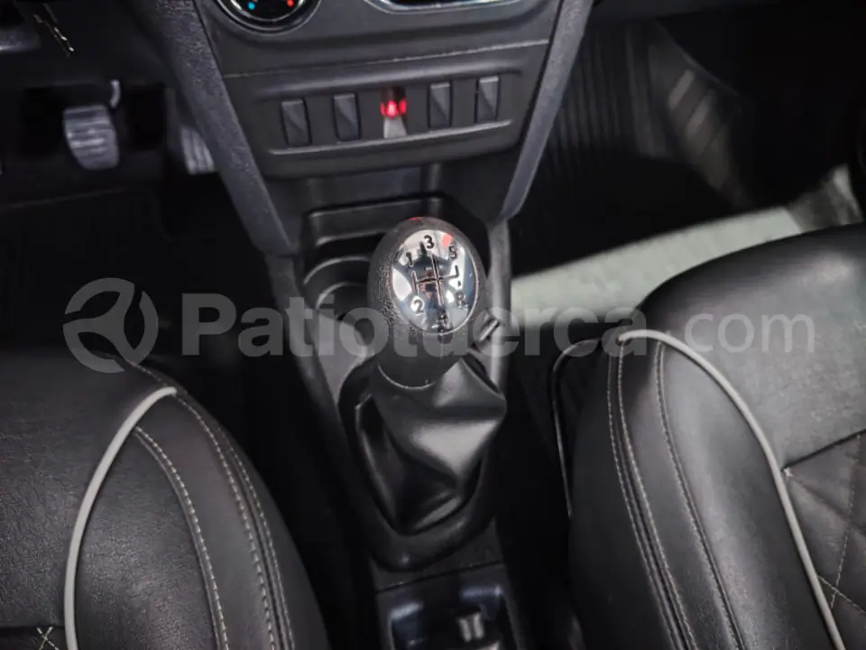 Foto 20 de Renault LOGAN CROSS INTENS