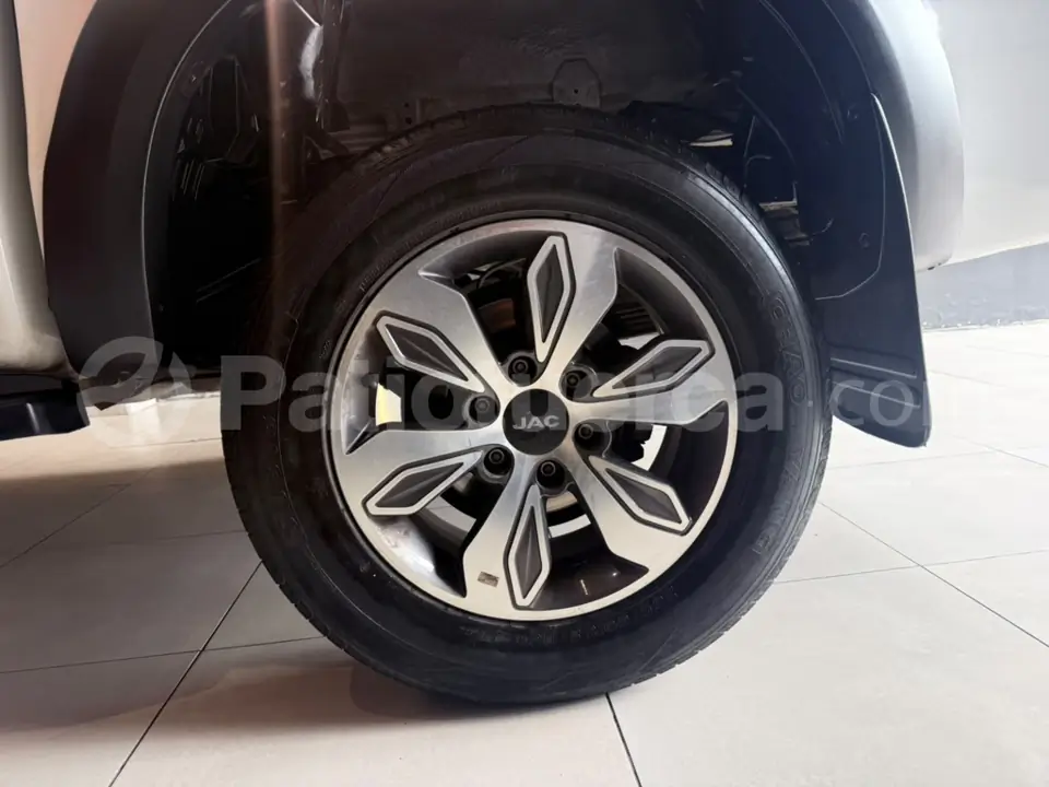 Foto 2 de JAC T8