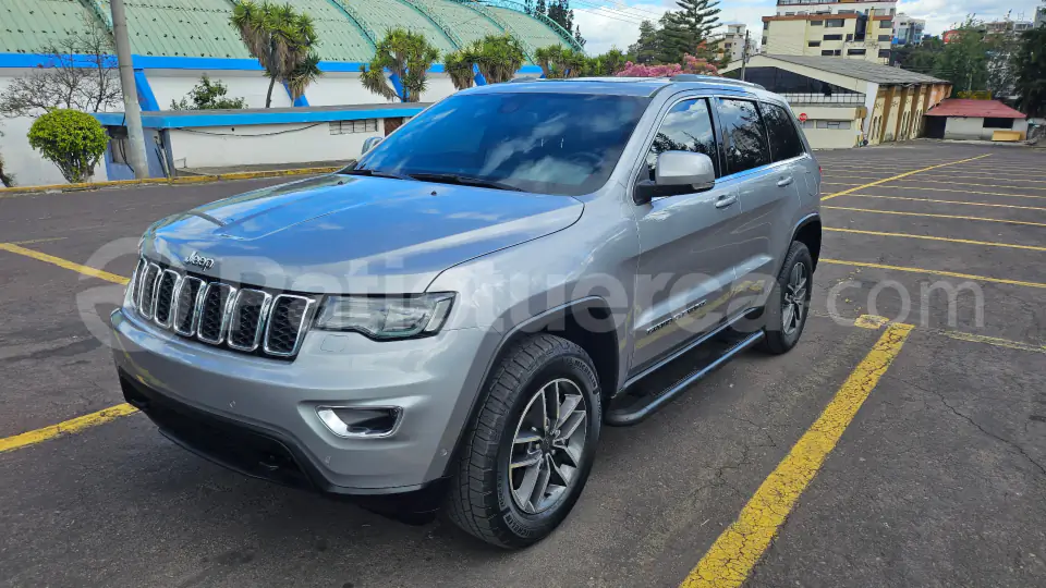 Foto 2 de Jeep Grand Cherokee Laredo