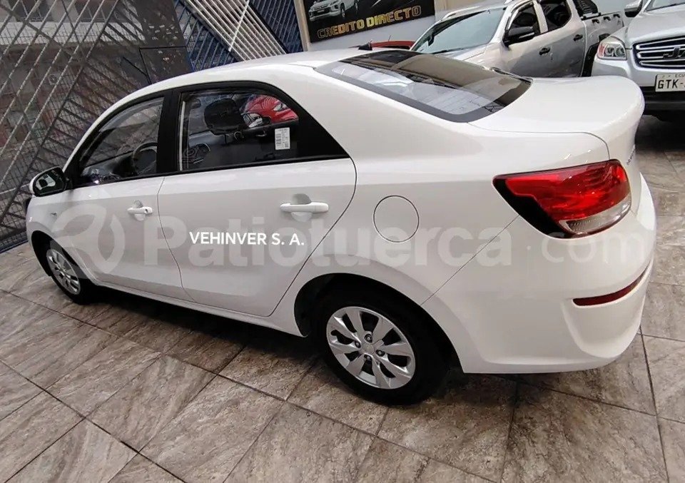 Foto 10 de Kia Soluto LX