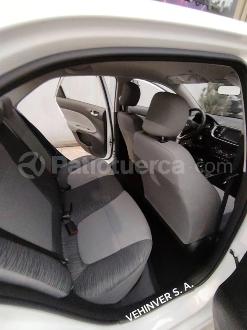 Foto 16 de Kia Soluto LX