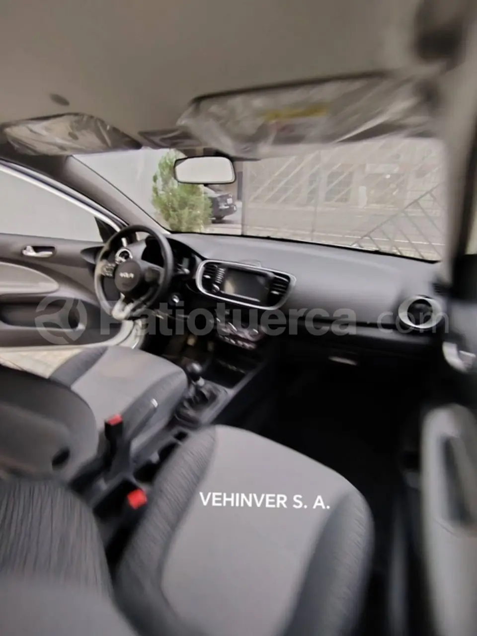 Foto 17 de Kia Soluto LX