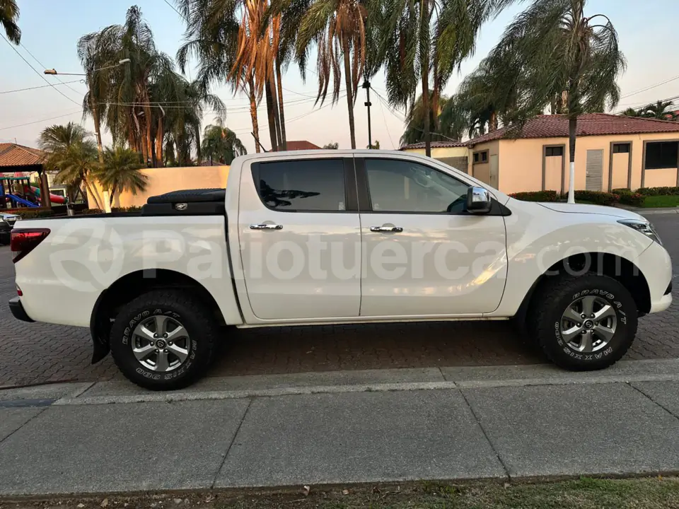 Foto 2 de Mazda BT-50 4x4 Diesel