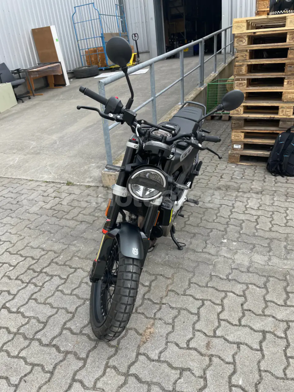 Foto 10 de Husqvarna Svartpilen 401