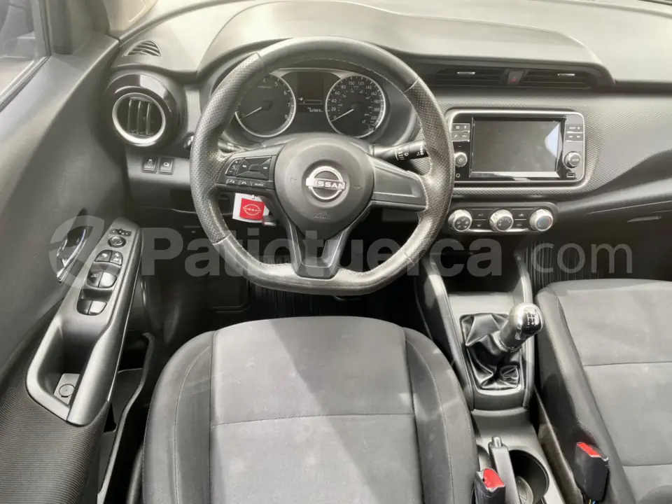 Foto 2 de Nissan Kicks