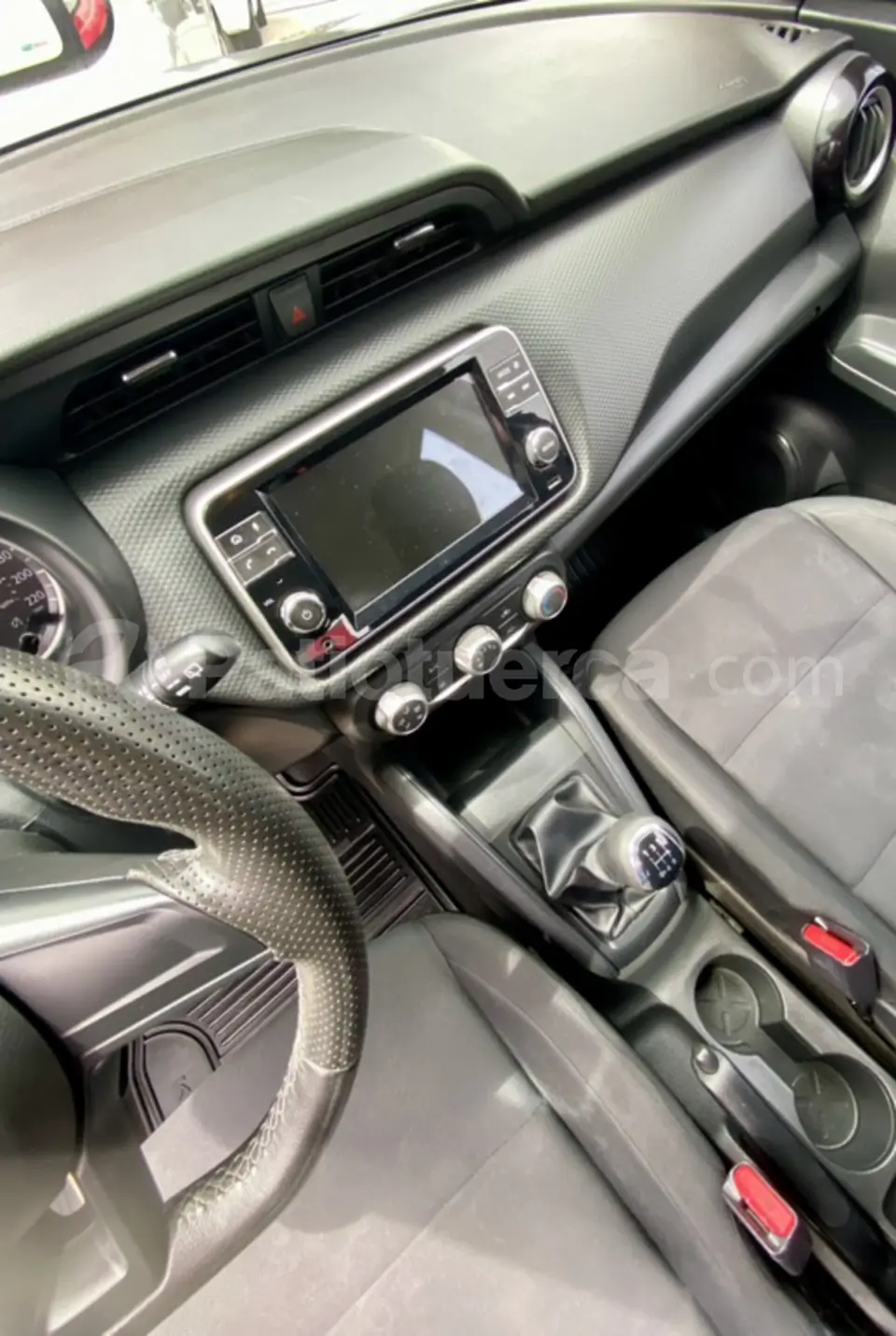 Foto 3 de Nissan Kicks