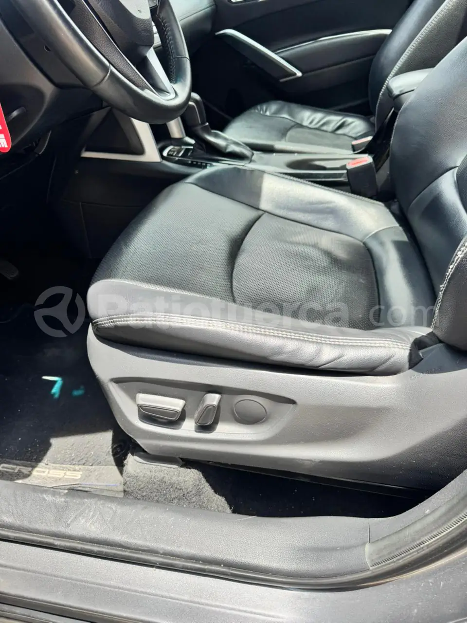 Foto 10 de Toyota COROLLA CROSS