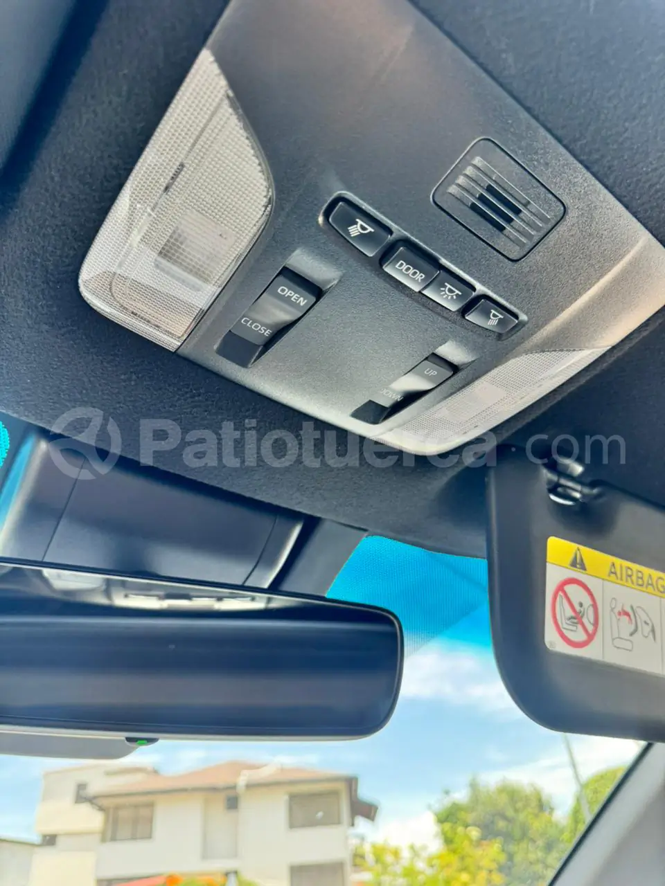 Foto 12 de Toyota COROLLA CROSS