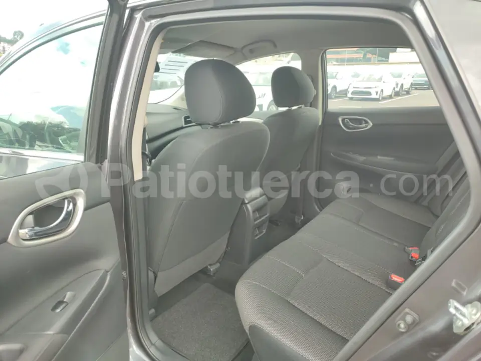 Foto 8 de Nissan Sentra Advance CVT