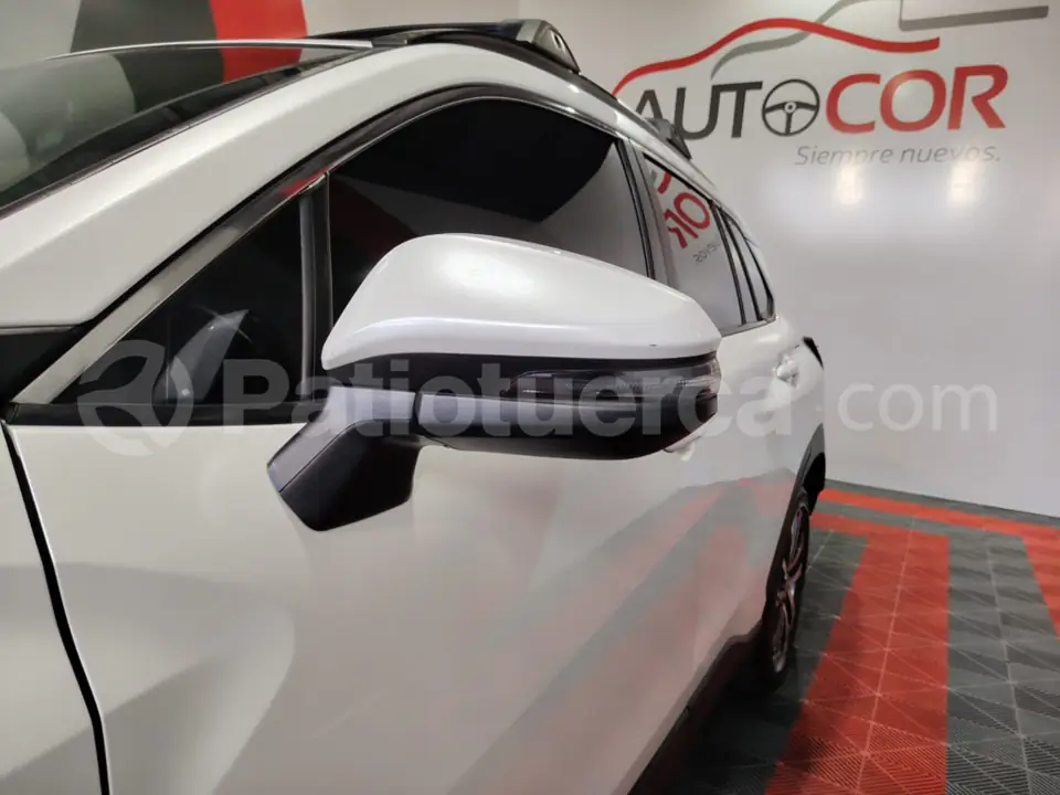 Foto 4 de Toyota Corolla Cross High