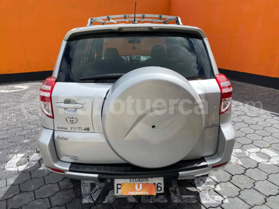 Foto 6 de Toyota RAV4 LS
